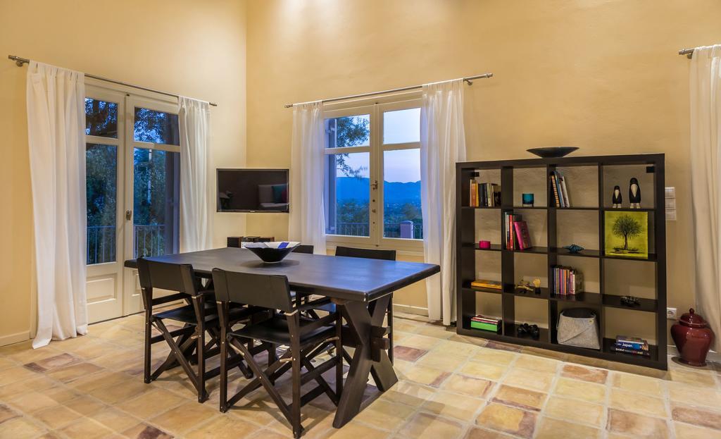 Villa Oliva, In A Serene Location & Private Pool, By Zantewize